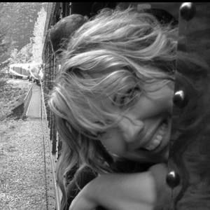 Meet your Posher, Zelia